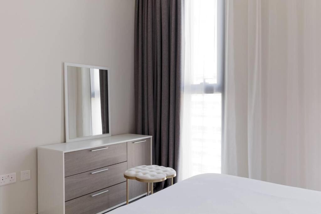 Sahab - Solo 1Br Apt In Al Jada Шарджа Экстерьер фото
