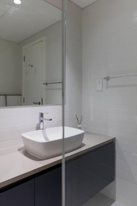 Sahab - Solo 1Br Apt In Al Jada Шарджа Экстерьер фото