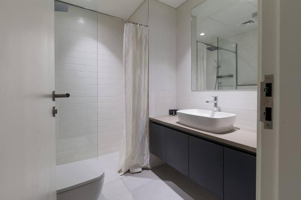 Sahab - Solo 1Br Apt In Al Jada Шарджа Экстерьер фото